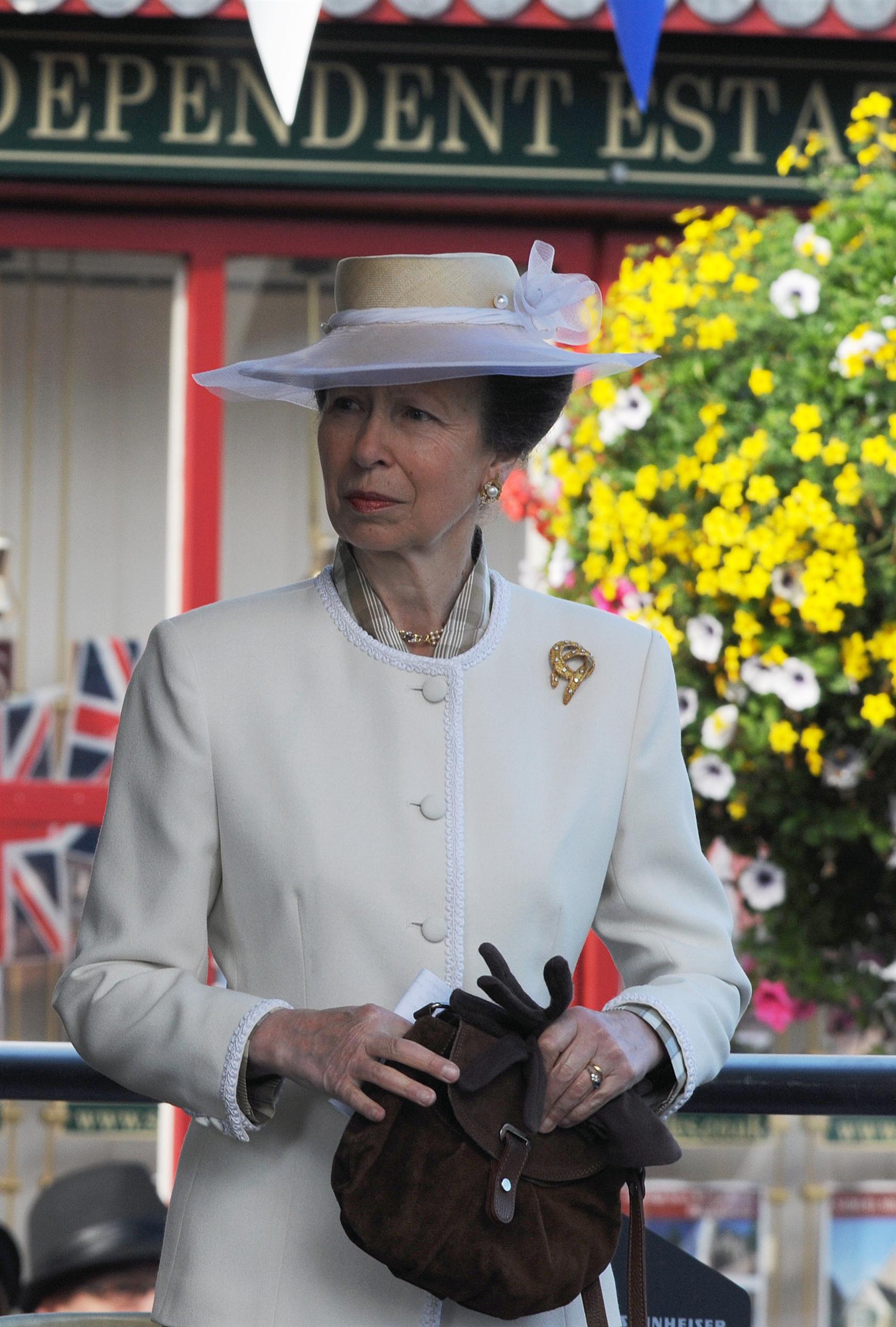 Princess Anne - The town of Wootton Bassett gains the title Royal Wootton Bassett | Picture 104114